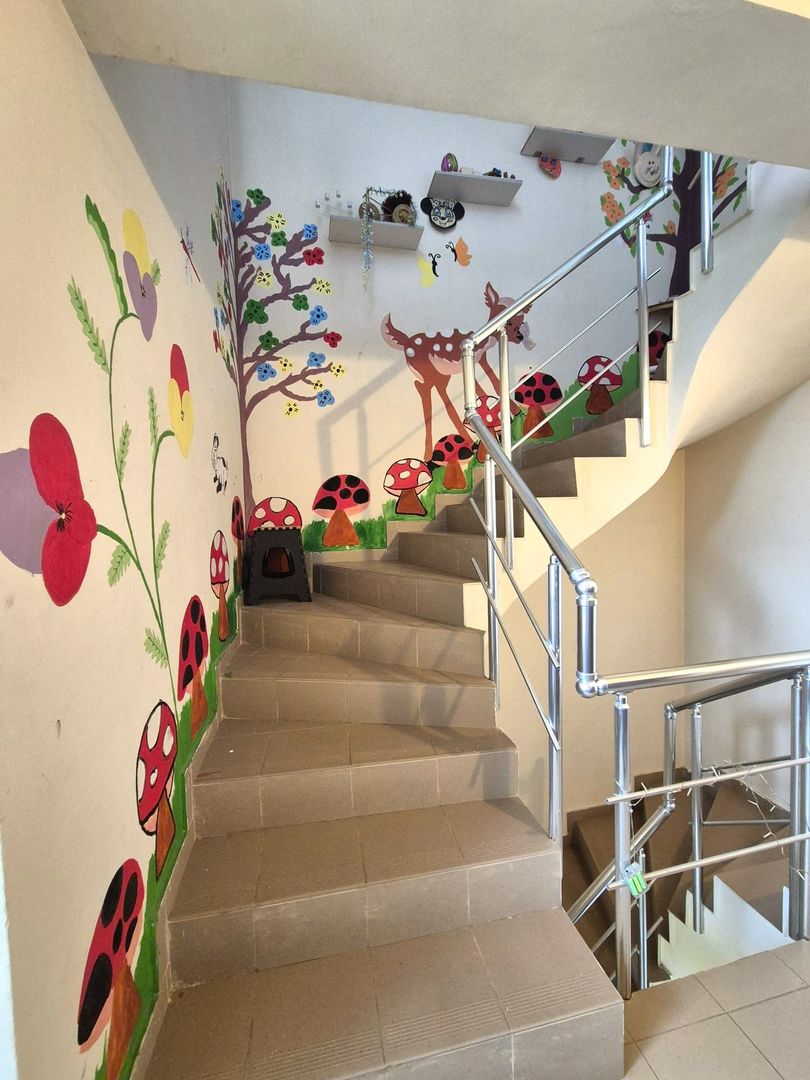 Tractoru, zonă liniștită de case, apartament spațios 3 camere cu garaj - Poză 20