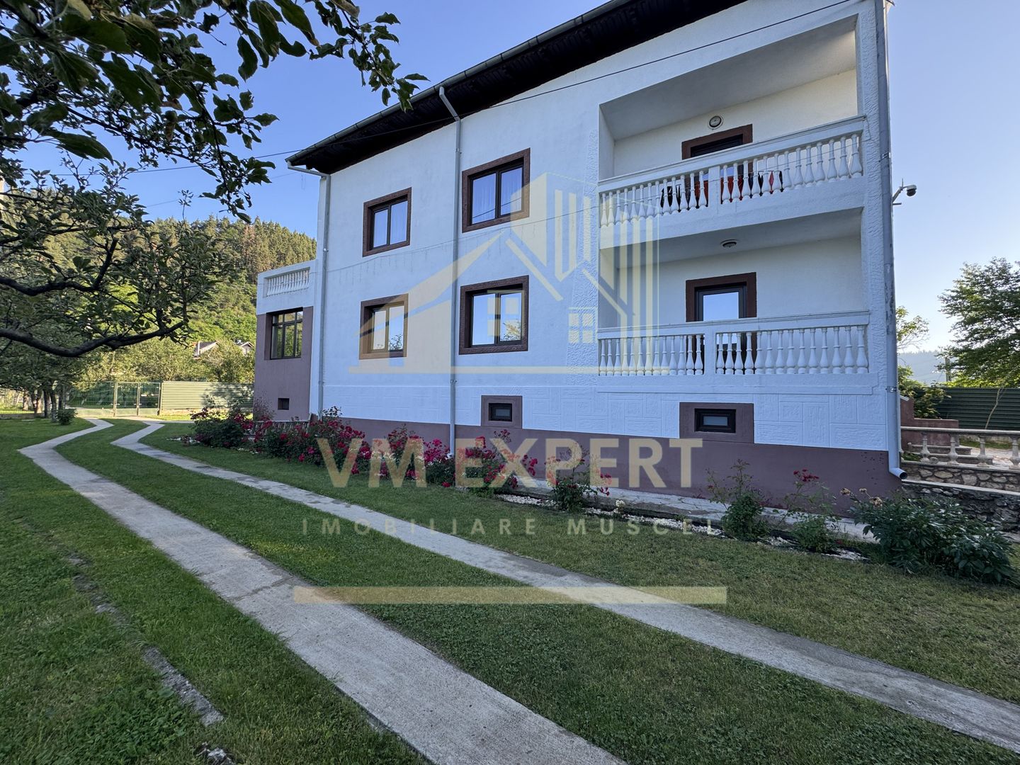 VILA S+P+E-306 MP, TEREN 2078 MP, CAMPULUNG - Poză 2