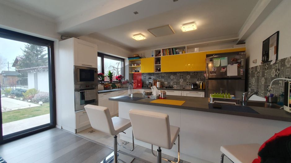 Vila superba Tunari cu piscina - Poză 2