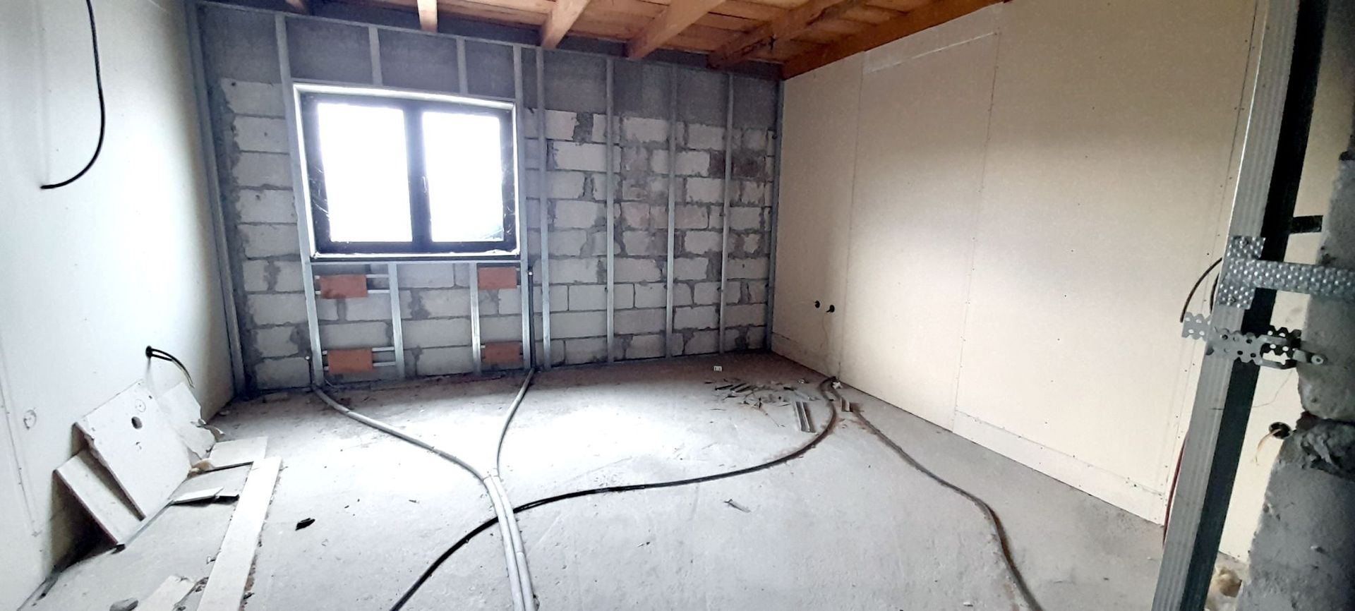 Casă şi spaţiu multifuncţional, bar, sală de evenimente în Brătuleşti - Poză 13