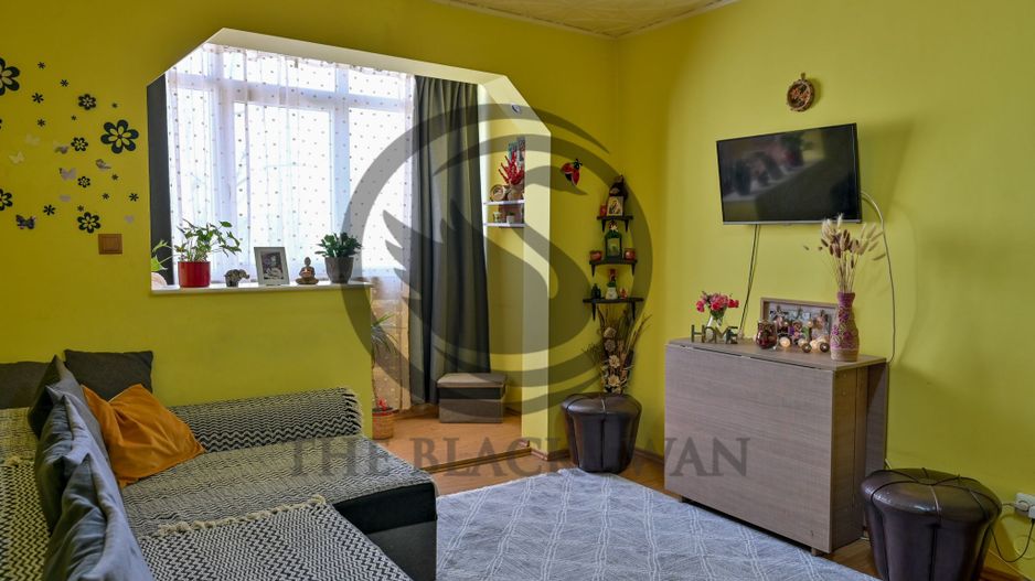 Apartament cu 3 camere de vanzare | Mobilat | Malu Rosu | Comision 0% - Poză 2