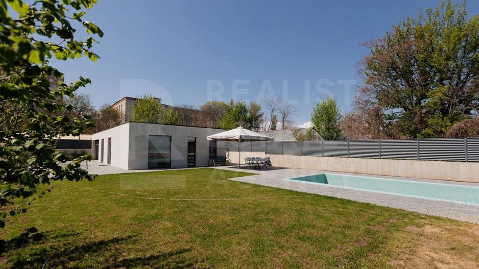 Chirie, casă Hi-tech, 3 camere, strada Caişilor, Buiucani. - Poză 1