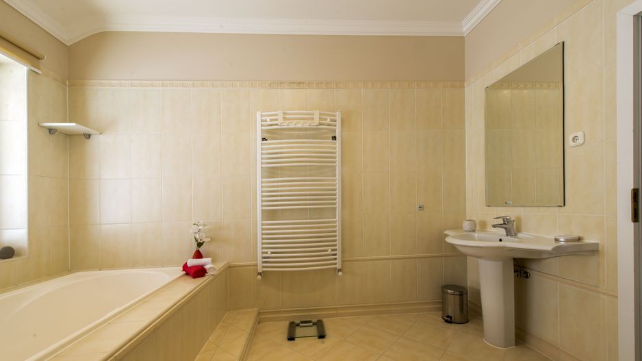 Generoasa si spatioasa - Poză 22