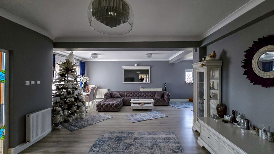 Vila superba | Teren 2300mp | Dealul cu tei | Aninoasa | Doicesti - Poză 24