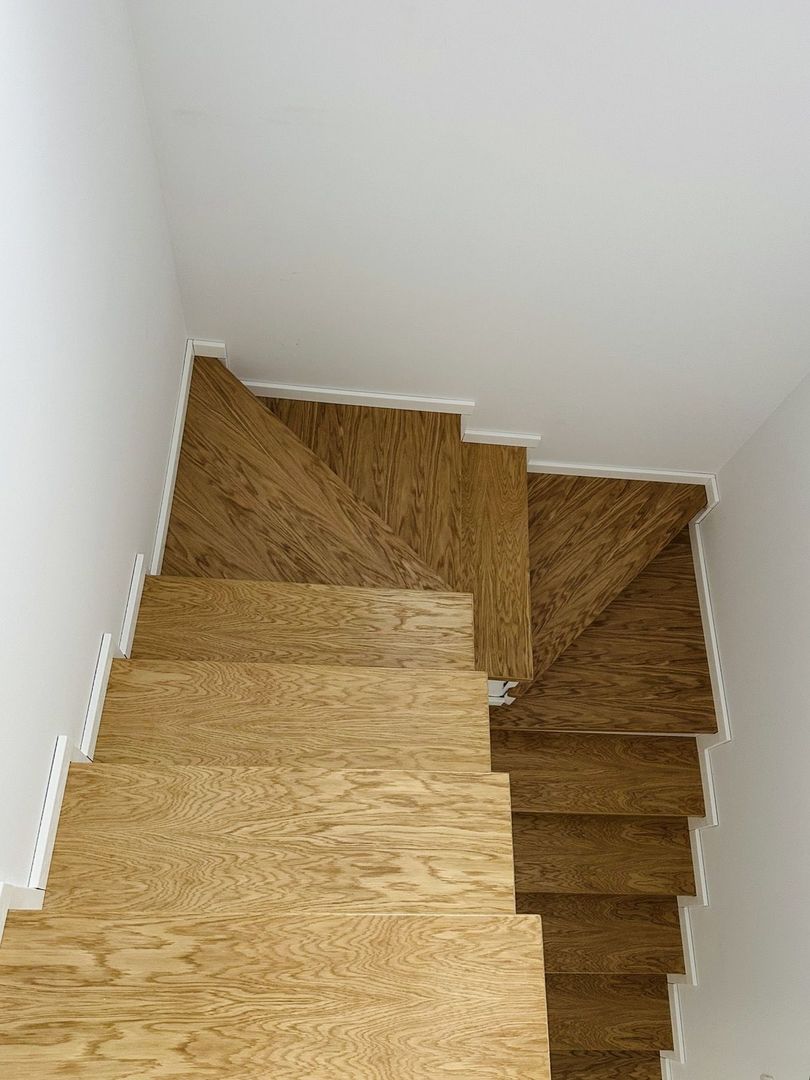 Duplex nou cu 5 camere despartit prin garaj - Dumbravita - Poză 4