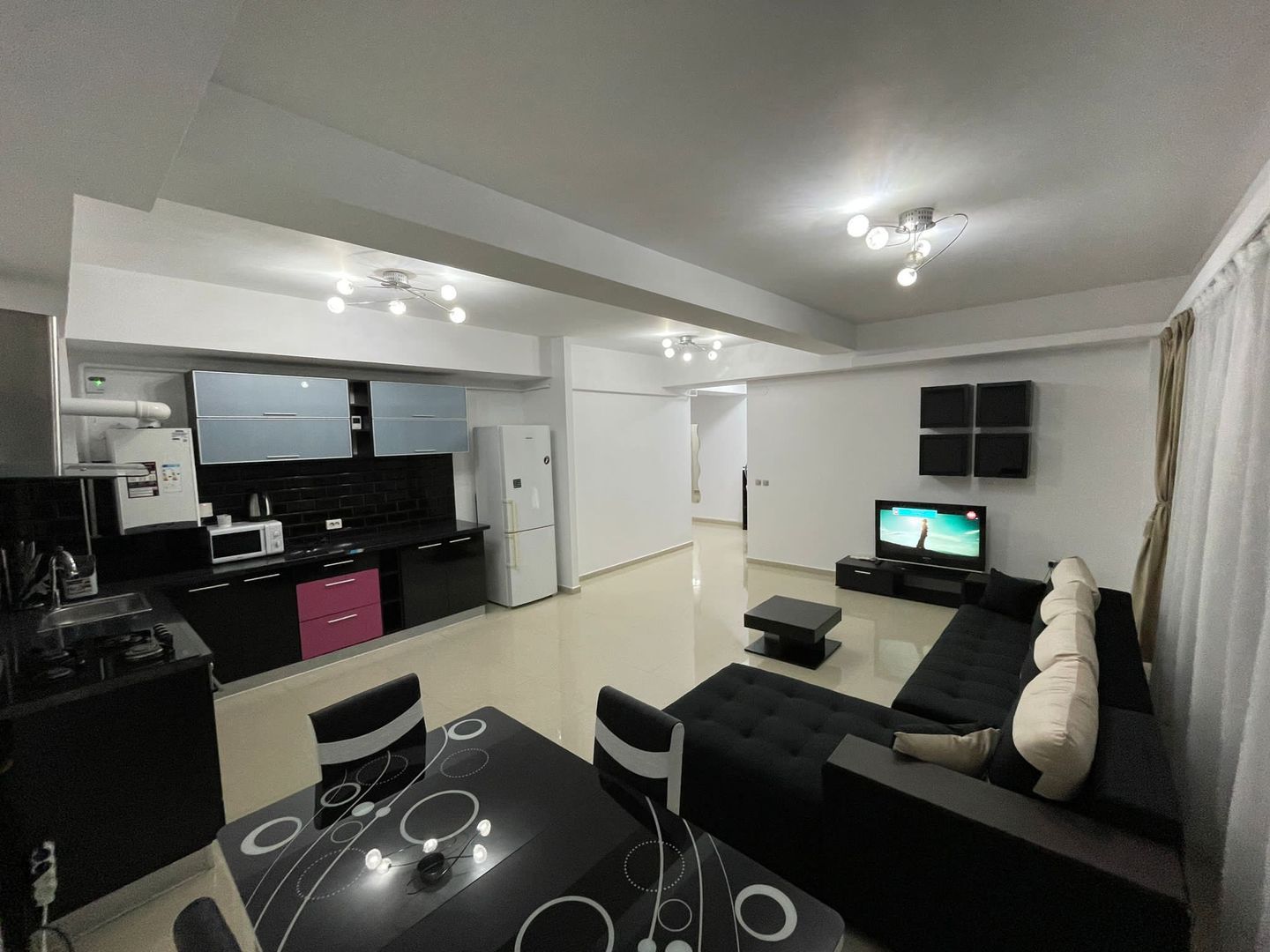 Apartament elegant cu 3 camere, la parter, într-o zonă liniștită din Pipera - Poză 1