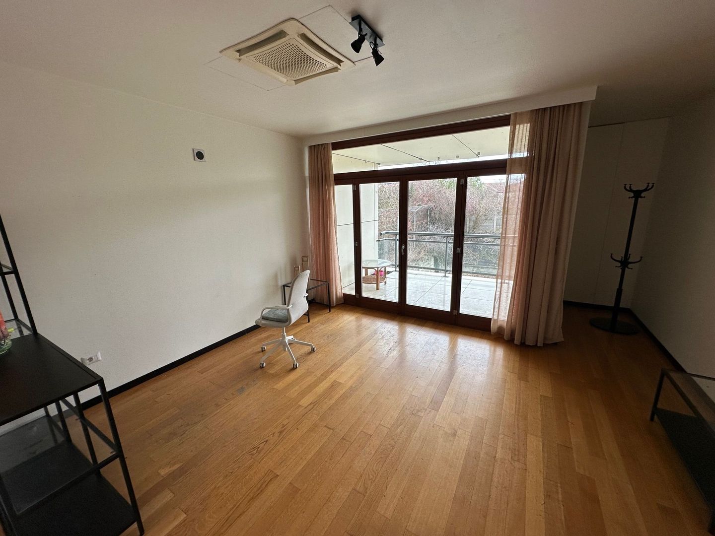 Apartament cu 5 camere în zona Brancoveanu - Poză 6