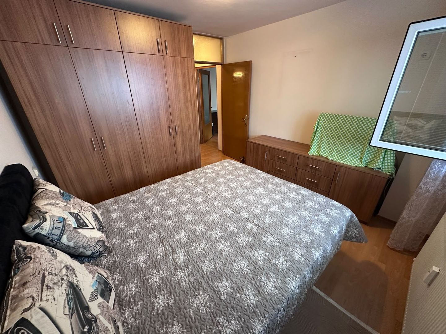 3 Camere 70Mp Bloc 82 Calea Mosilor Bucur Obor Cartierul Armenesc - Poză 1
