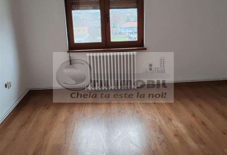 INTABULAT! Ap 3 camere  dec. etaj 1 cu intrare separata Zona Bucium - Poză 7