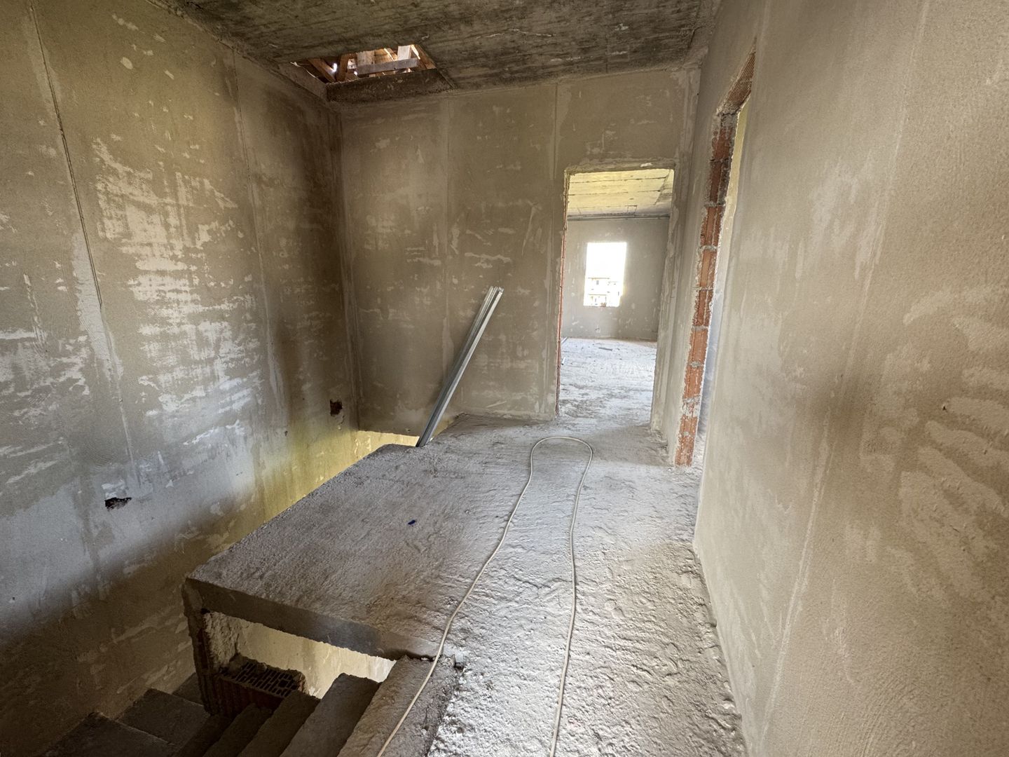 Sacalaz, 1/2 Duplex pe Etaj, 4 Camere,2 Bai,Terasa Acoperita - Poză 8