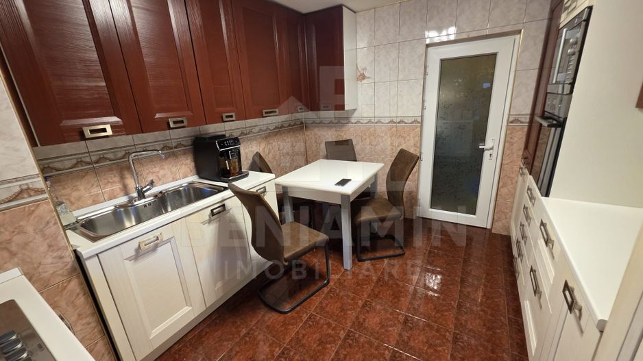 4 camere - etaj 1 - 94mp -mobilat-utilat- centrala - parcare - Teatru - Poză 9