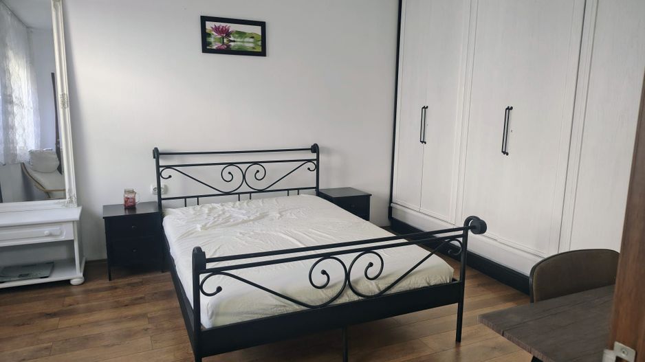 Ultracentral , 2 camere Oradea, 320 E/luna, neg. Comision 50% - Poză 1