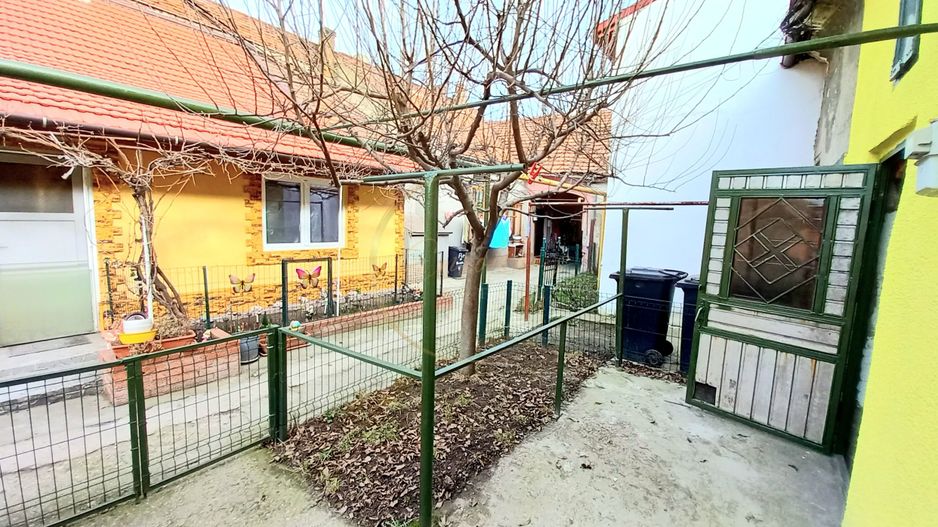 SUPER OFERTĂ | Casă cu 2 camere la curte comună + beci | SPAȚIU ȘI INTIMITATE - Poză 1