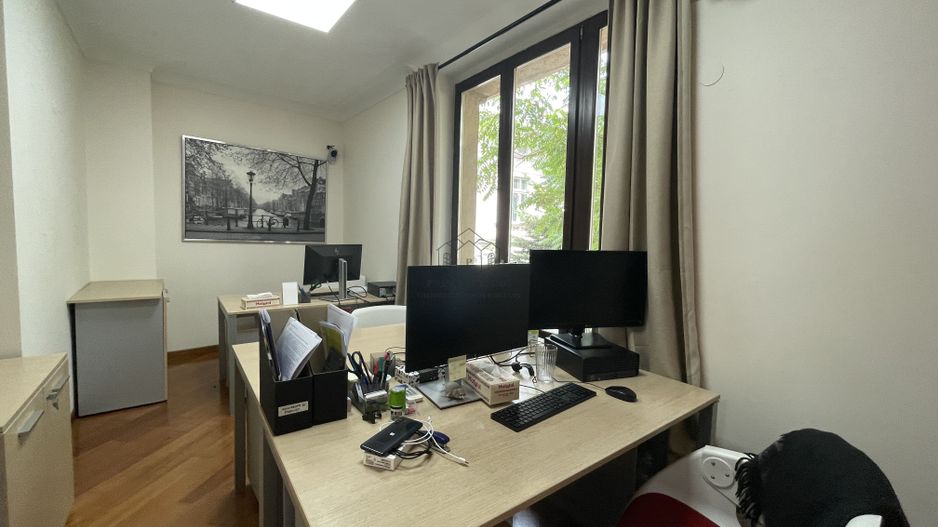 SPATIU DE BIROU/ COMERICIAL DE 160 MP LA INCHIRIERE PE CALEA VICTORIEI - Poză 14