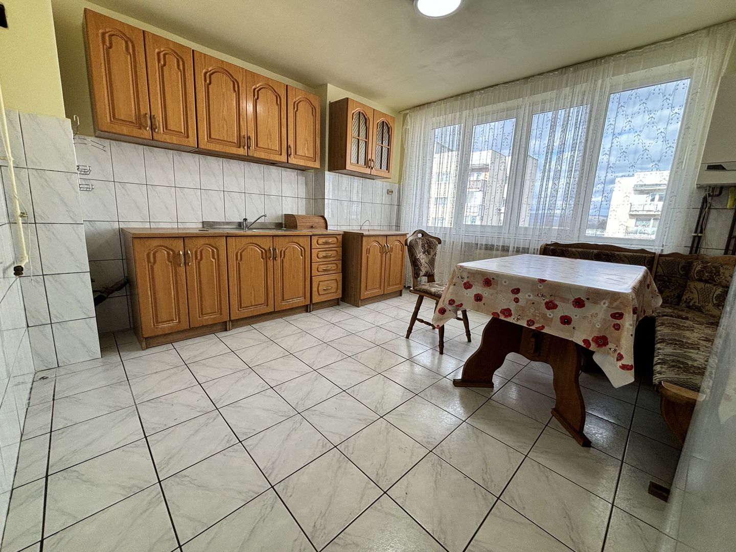 Apartament 3 camere decomandat 76 m² cu 2 băi - Poză 4