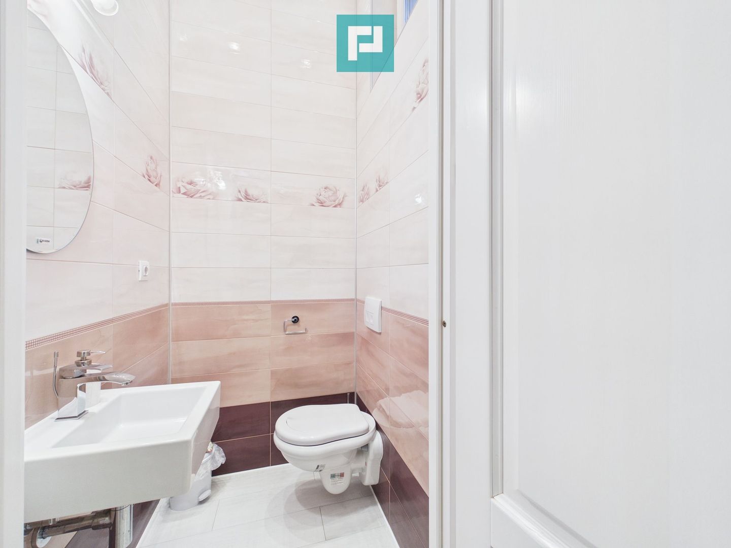 Apartament deosebit în clădire istorică central - Poză 12