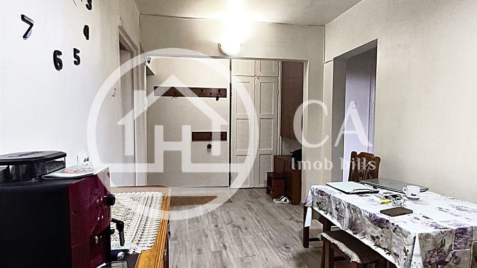 Apartament de vânzare cu 3 camere în zona Rogerius, Oradea - Poză 4