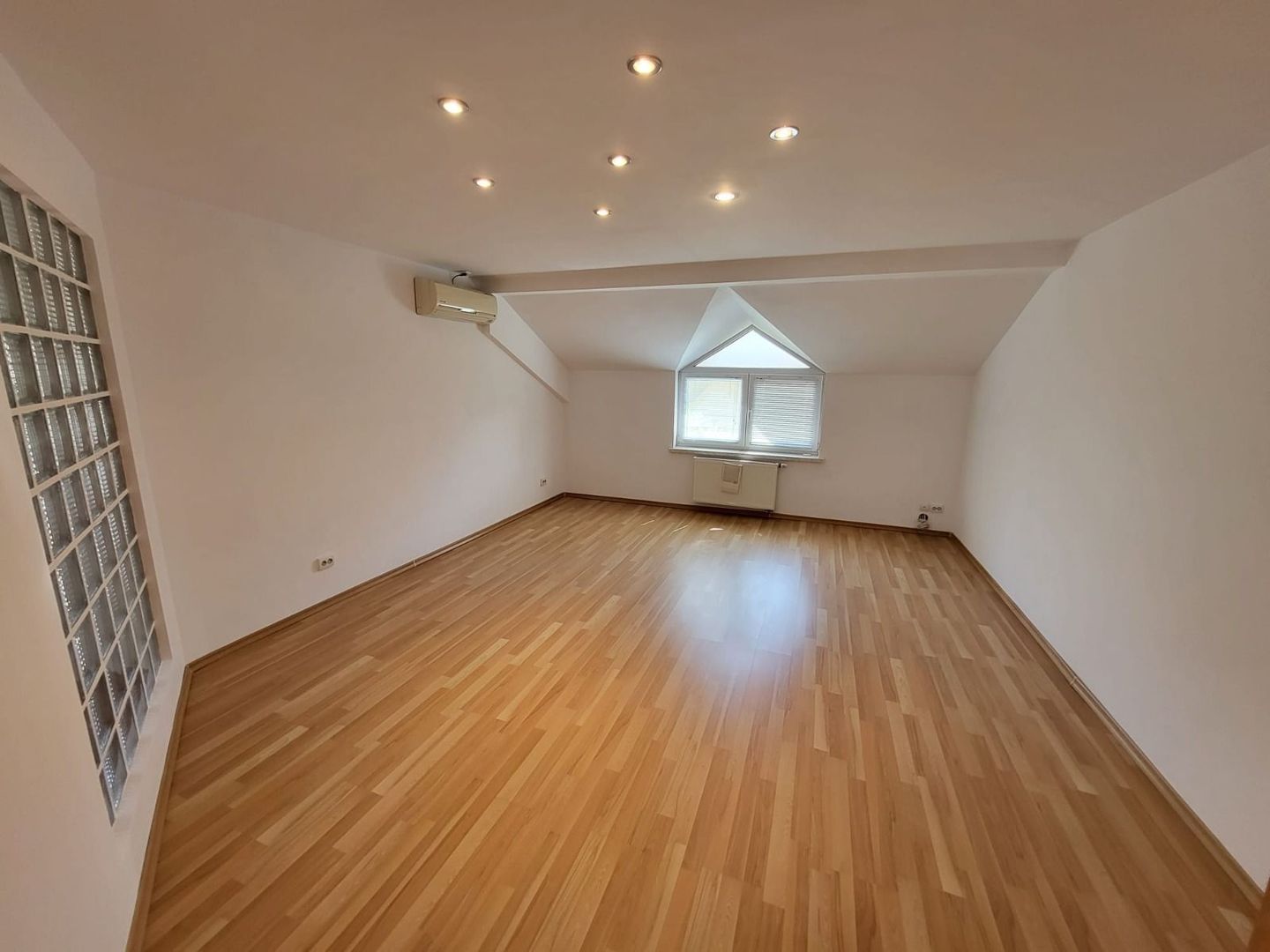 Vanzare vila individuala 5 camere - Poză 4