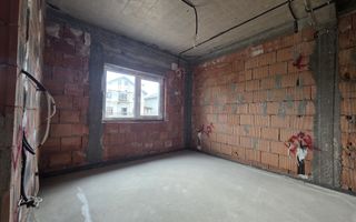 Vilă individuală în Tunari – 5 camere, curte privată - Poză 32