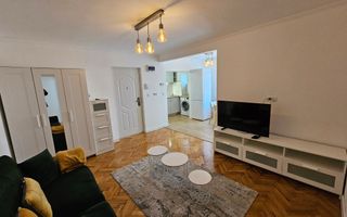 Apartament cu 2 Camere, Etaj Intermediar, Zonă Ultracentrală - Poză 1