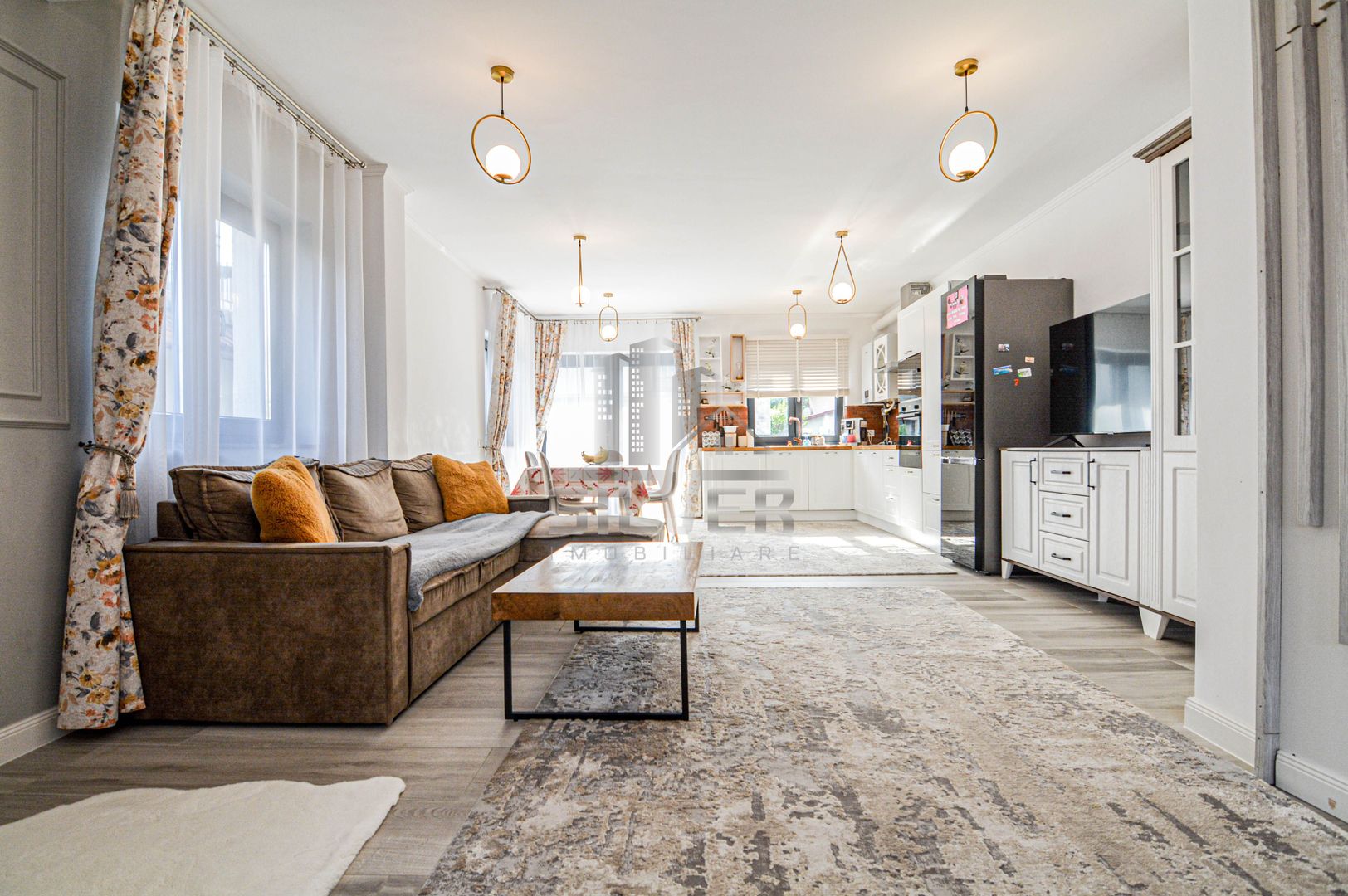 Casa de tip duplex finisata mobilata in Floresti zona Florilor - Poză 2