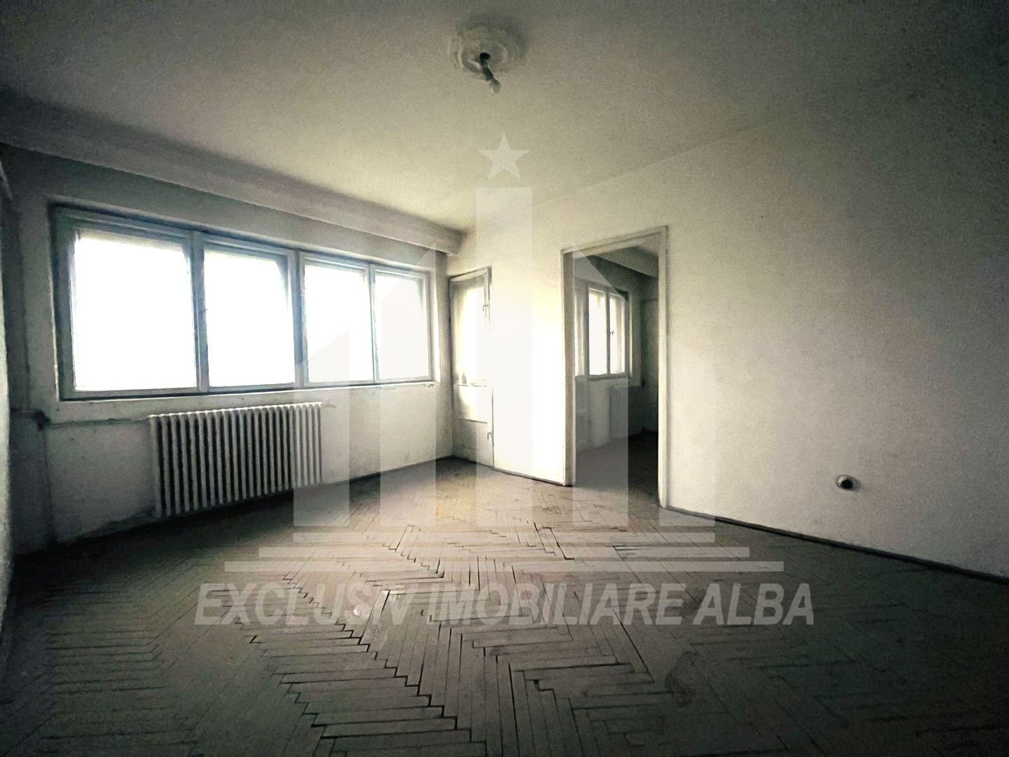 Apartament cu 2 camere de vanzare, Centru-ultracentral - Poză 1