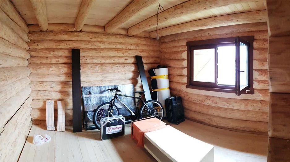 CASĂ INDIVIDUALĂ structură din lemn, zona Ciușmeaua Moldovencei; - Poză 5