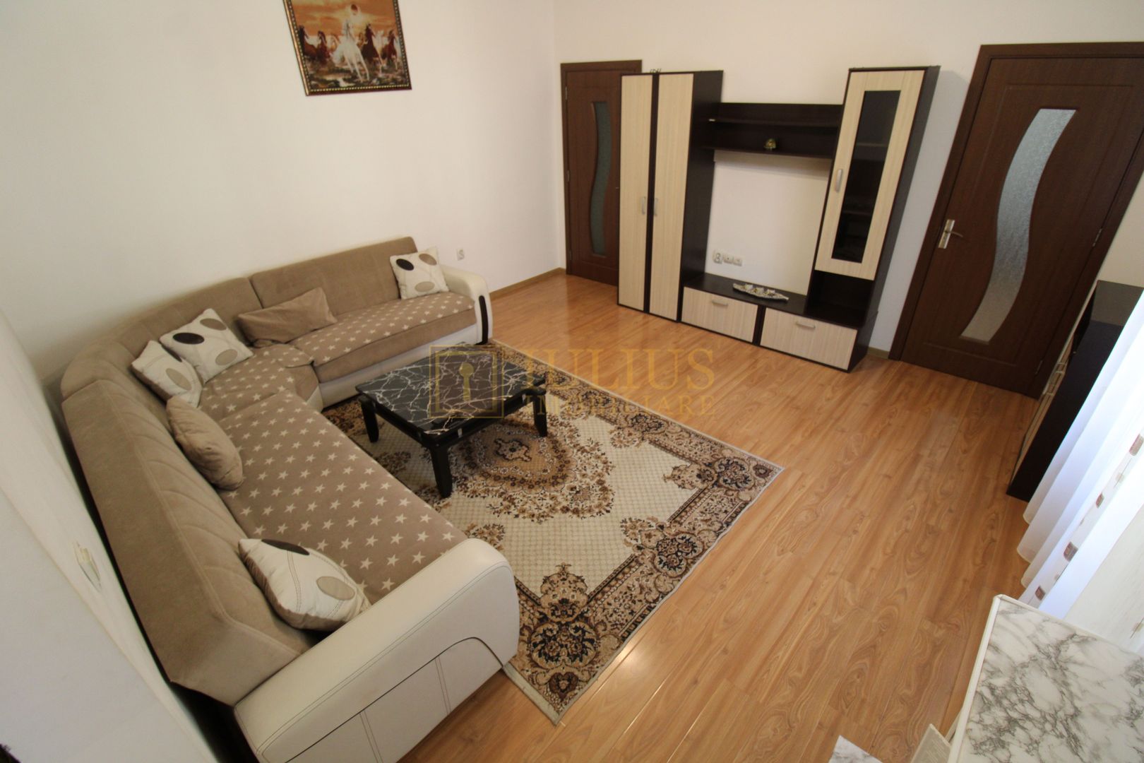 Spatios, 3 camere, centrala proprie, curte interioara - Poză 2