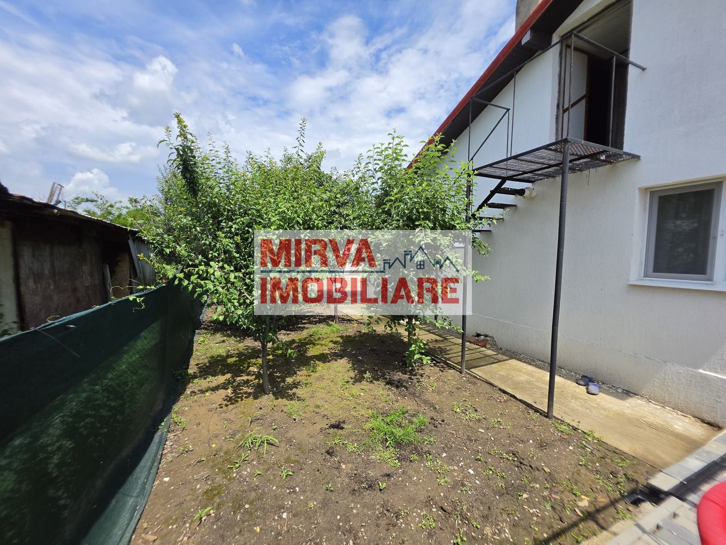 🏡 Casă renovată cu 6 camere, teren 557 mp – Berceni, Prahova - Poză 11