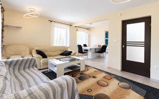 Duplex Modern în Dumbrăvița Mobilat Complet, Jacuzzi, Fitness, Carport - Poză 7