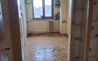 Vand apartament 4 camere - Poză 2