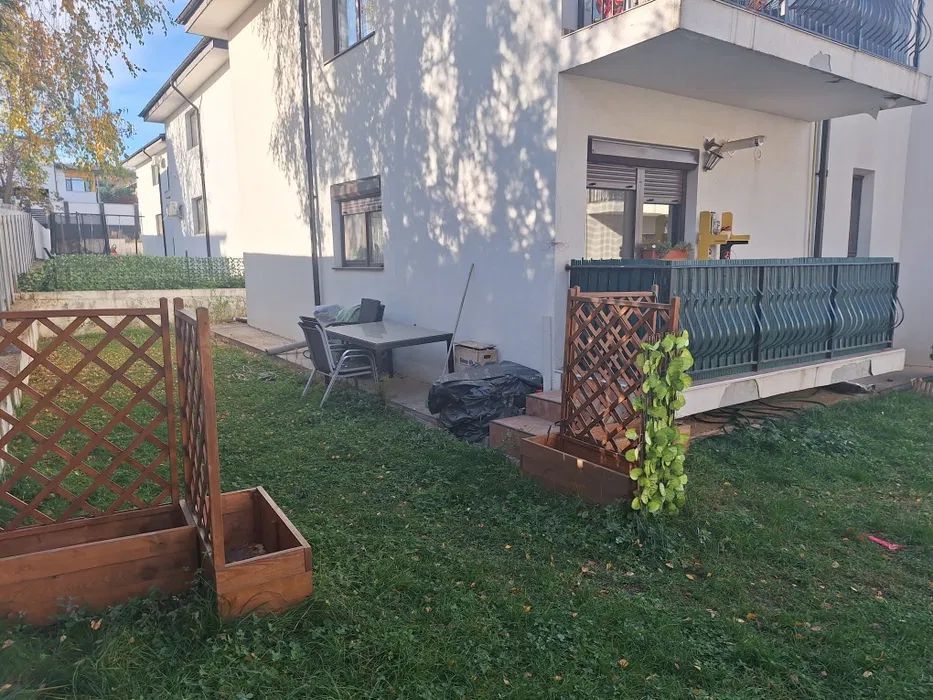 Apartament 3 camere Dec 60 mp mobilat cu gradina Bucium 100000 euro - Poză 7