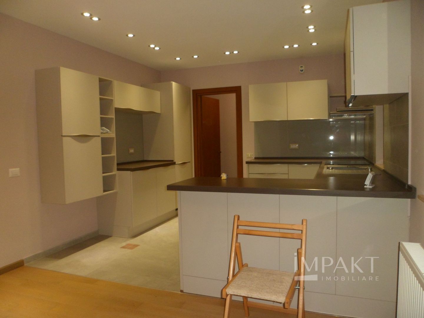 Casa de inchiriat pe 3 niveluri, cartier Grigorescu! - Poză 4