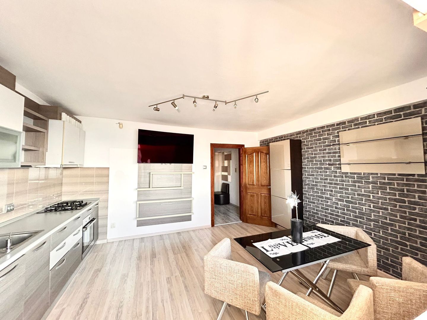 Apartament cu 3 camere decomandat cu panorama - Poză 5