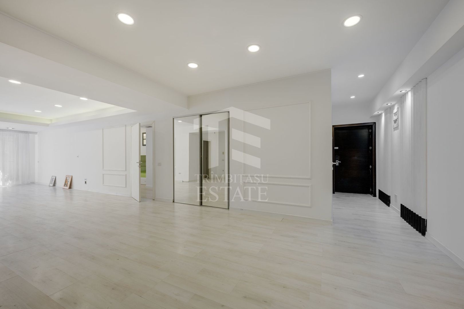 Apartament 3 camere superb si curte proprie Parc Herastrau - Poză 6