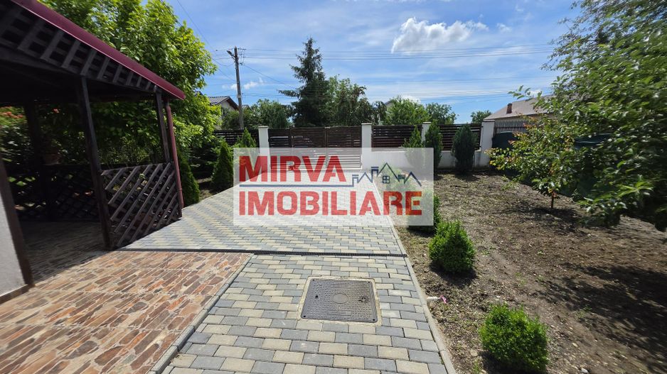 🏡 Casă renovată cu 6 camere, teren 557 mp – Berceni, Prahova - Poză 28