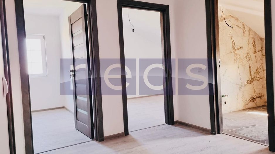 VILA DE VANZARE | 5 CAMERE | BURIAS - Poză 11