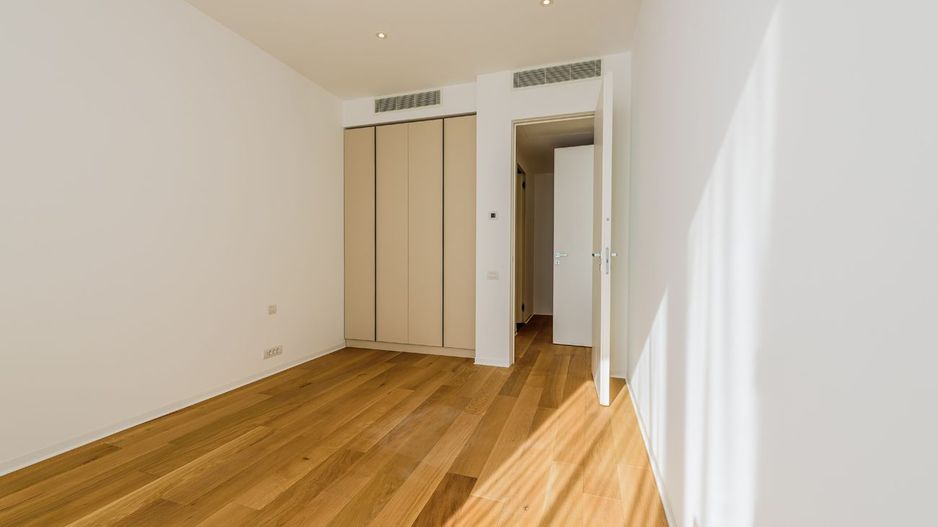 Apartamentul de la Malul Mării – Eleganță Contemporană în Inima Stațiunii - Poză 18