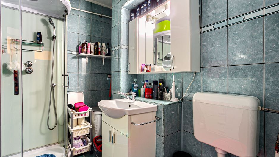 Apartament cu 3 camere zona Miorița etaj 4 - Poză 8