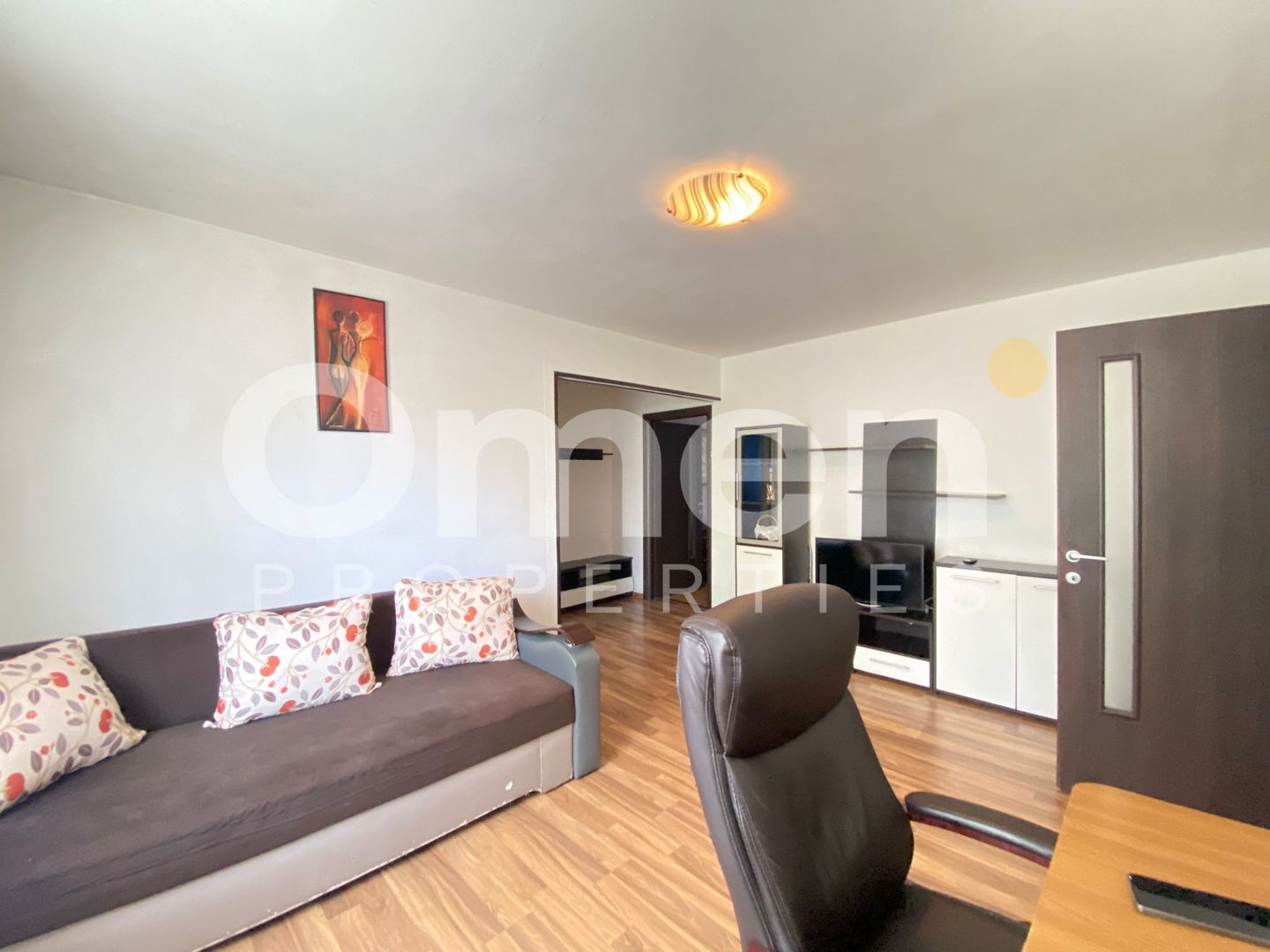 Apartament cu 2 camere, etaj intermediar, 50 mp, zona Bizo - Poză 1