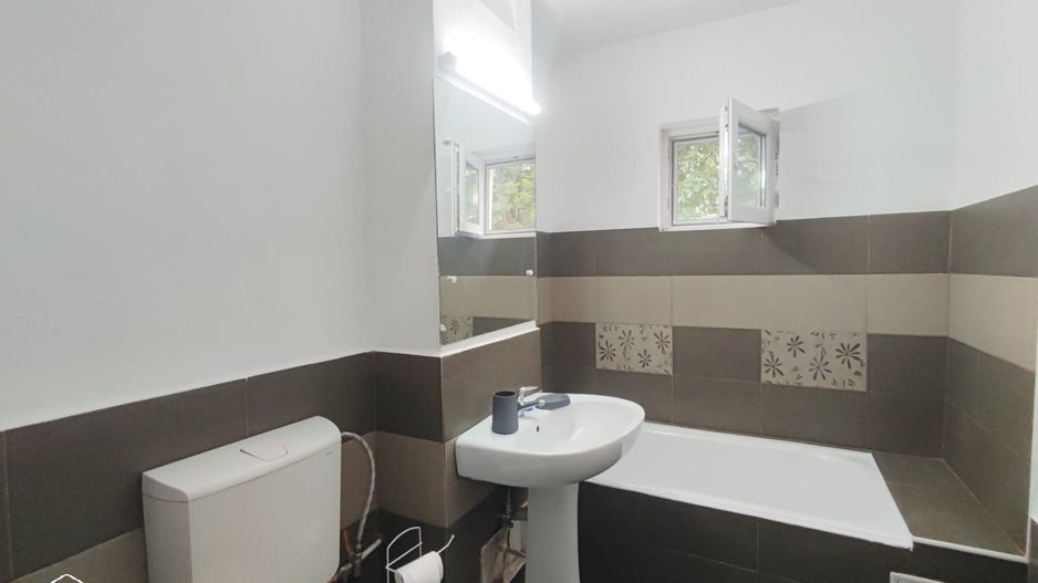 Apartament spatios la etajul 1, cu loc de parcare inclus, Micalaca, zona 300 - Poză 7