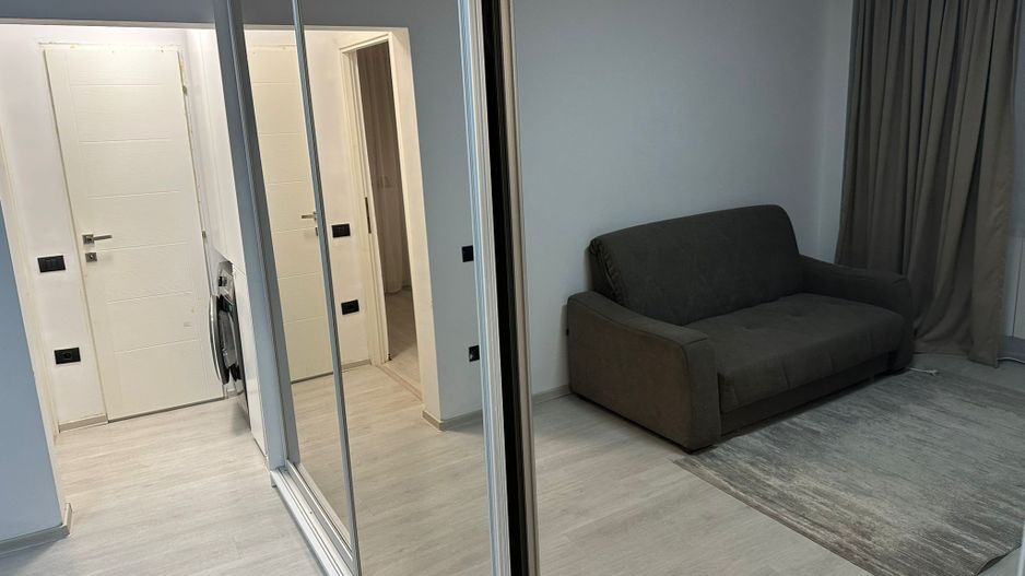 Apartament 2 camere de vanzare renovat si mobilat cu loc de parcare AD - Poză 4