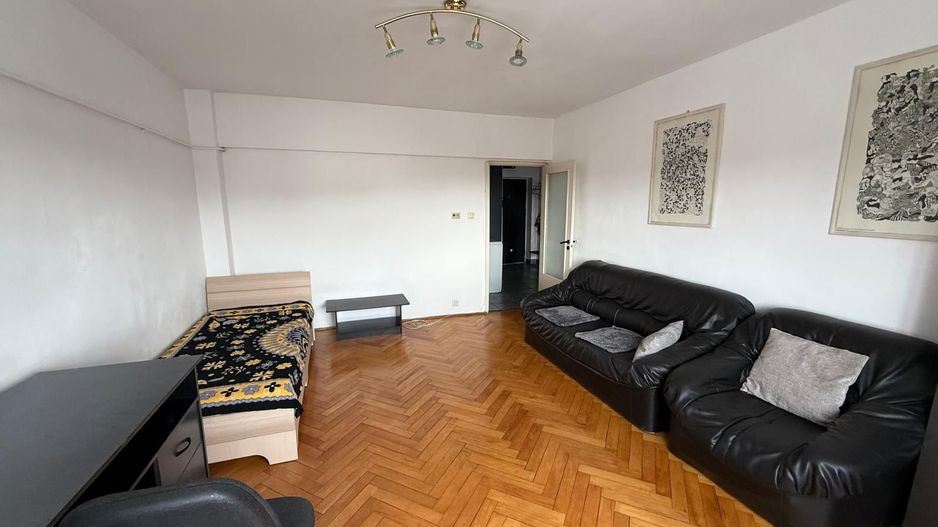 De inchiriat! Apartament spatios pe Nicolae Titulescu - Poză 1