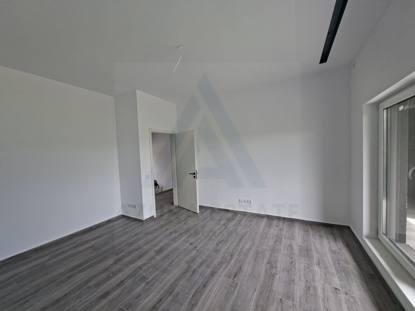 Casă moderna premium 195 mp utili cu garaj și teren 815 mp în Selimbar - Poză 12