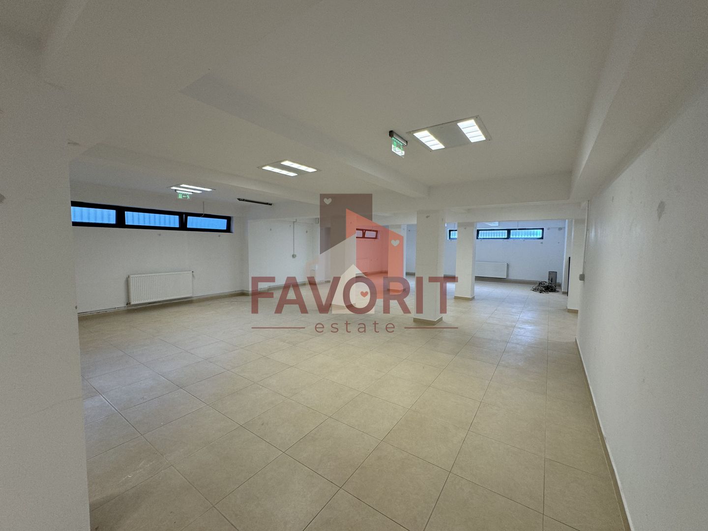 Spatiu de inchiriat aproape de Piata 700 si zona centrala - Poză 1