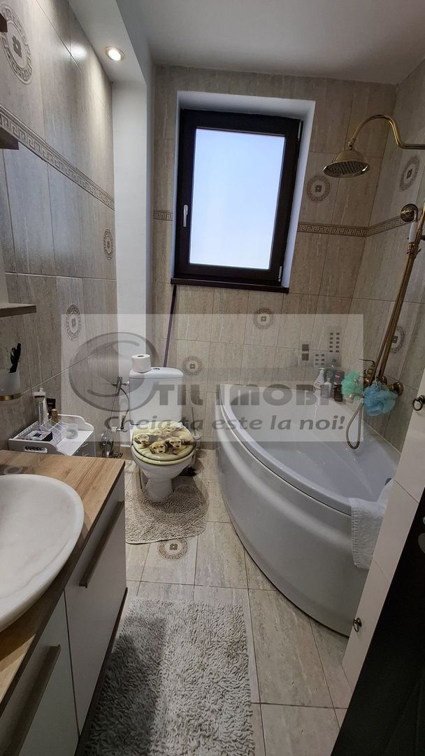 Apartament 2 camere decomandat mobilat Copou-Lic.Negruzzi 168000 euro - Poză 4