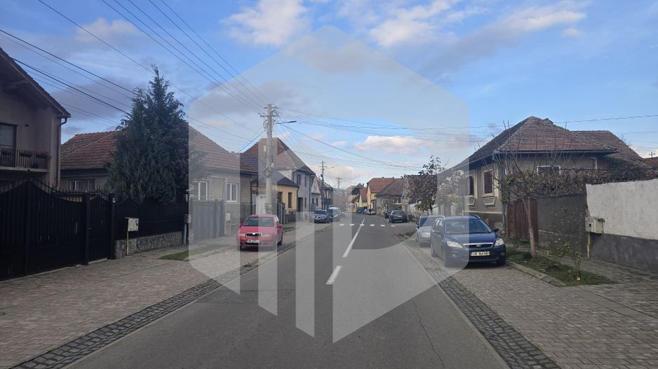 Casa 3 camere 1200 teren Avrig - Poză 1