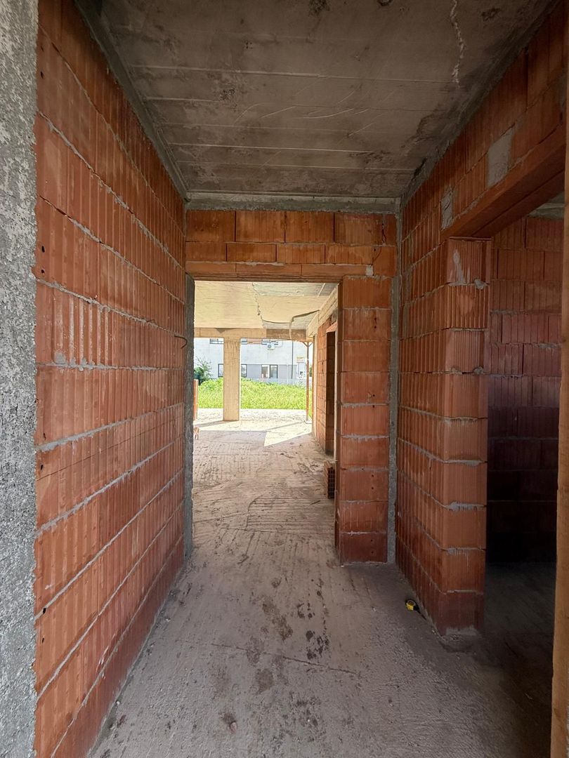 Duplex la rosu - 3 dormitare- Dumbravita - Poză 2