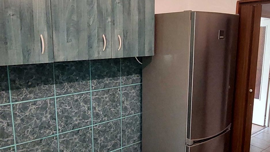 BRASADAS vinde ap cu o camera 38mp etaj 2/3 Ostrovului Lux. - Poză 2