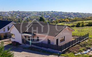 Casă de vânzare cu 4 camere în zona de Dealuri, Oradea - Poză 5